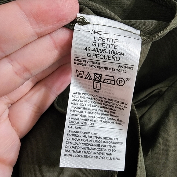 BANANA REPUBLIC Long Sleeve Blouse in Mistletoe Green Size LP NWT - Picture 7 of 10